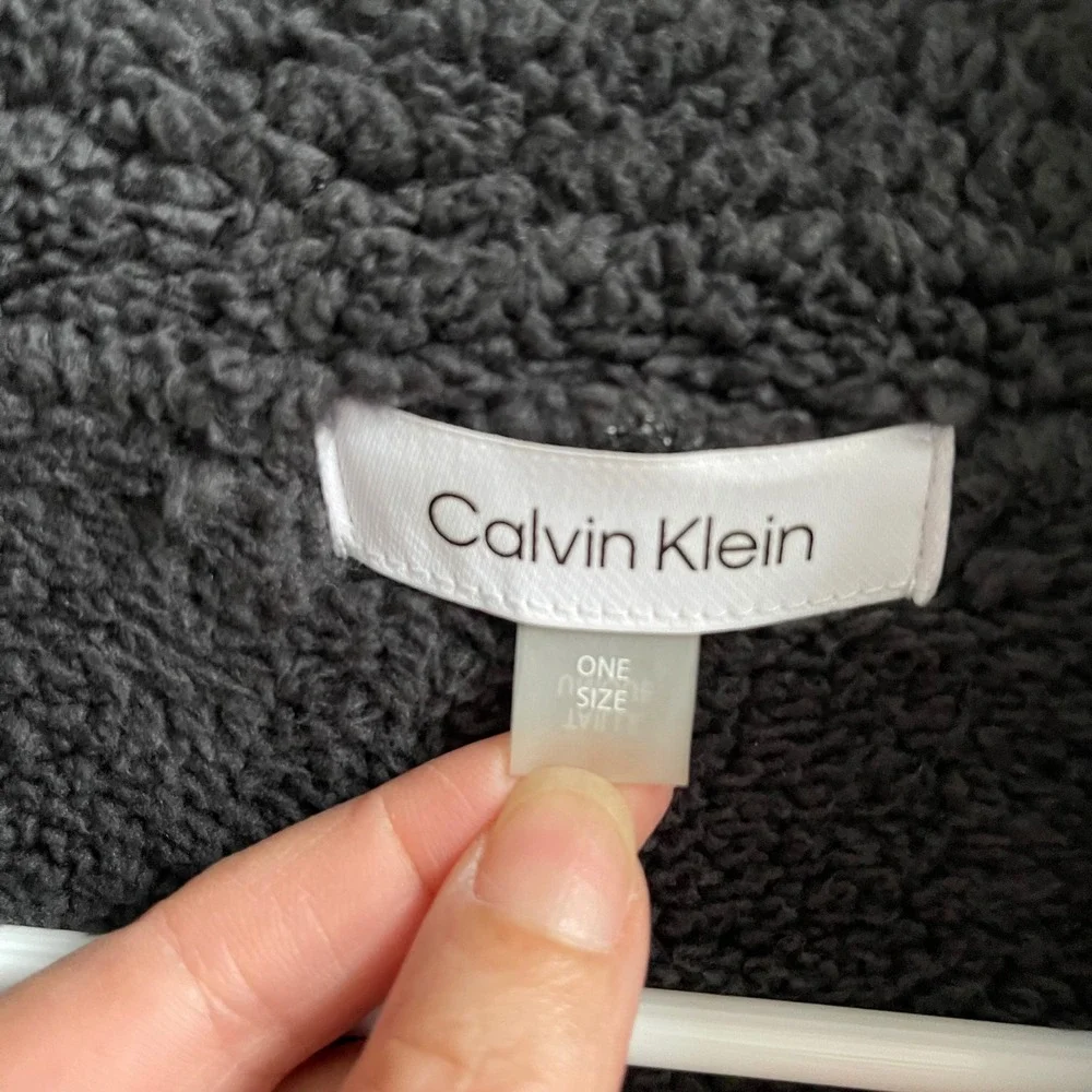 Calvin‎ Klein Poncho Wrap Womens OS Grey Marled Sherpa Lined Zip Front Pockets